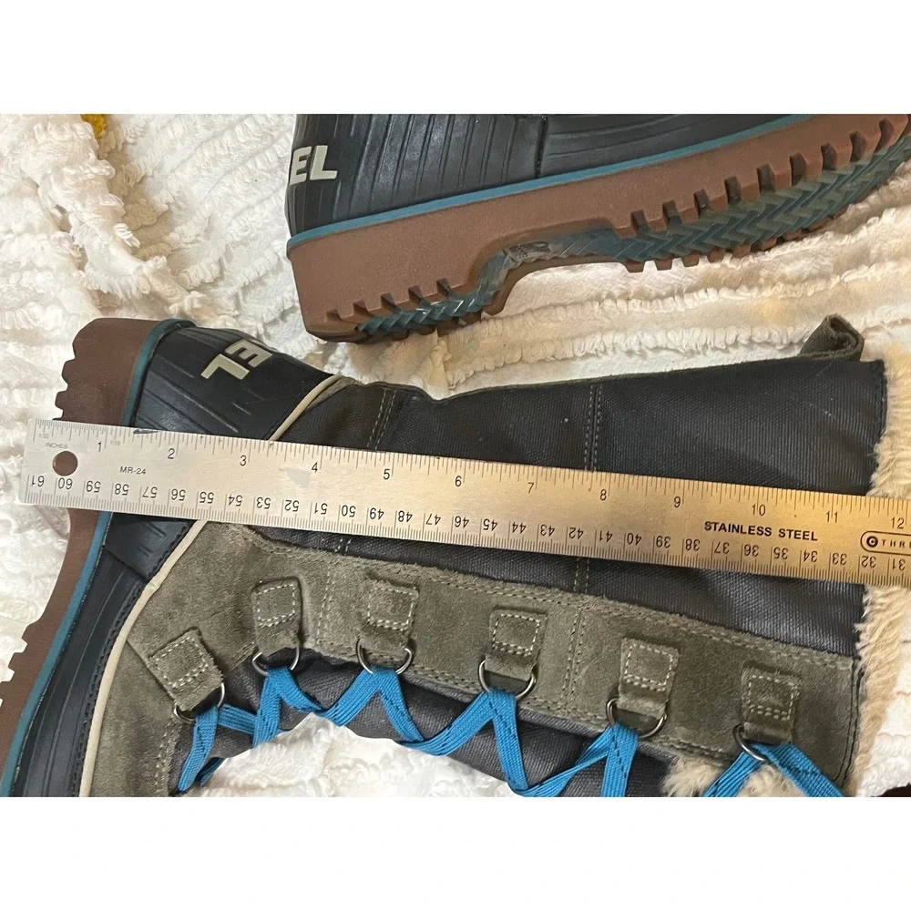 Sorel Women Tivoli High II snow boots blue laces. 7.5 Fur‎ Trim